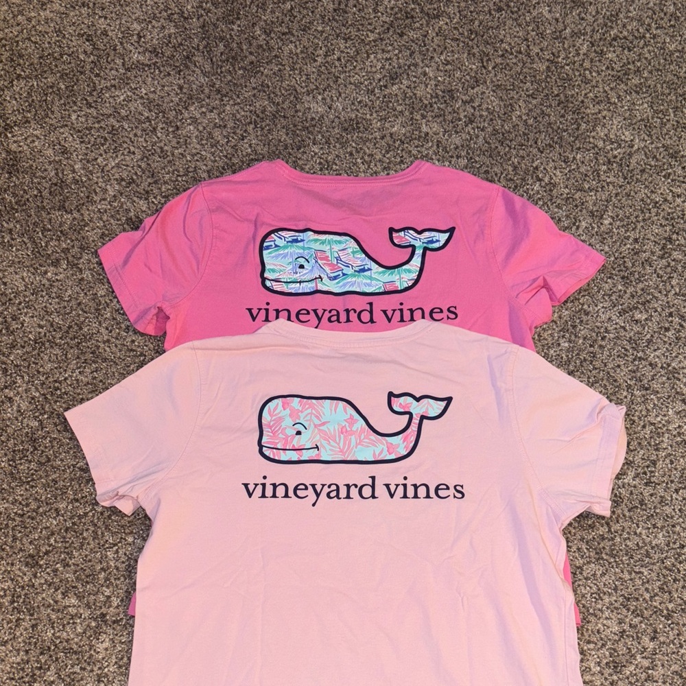 LIKE NEW! 2 Vineyard Vines SS pocket tees!